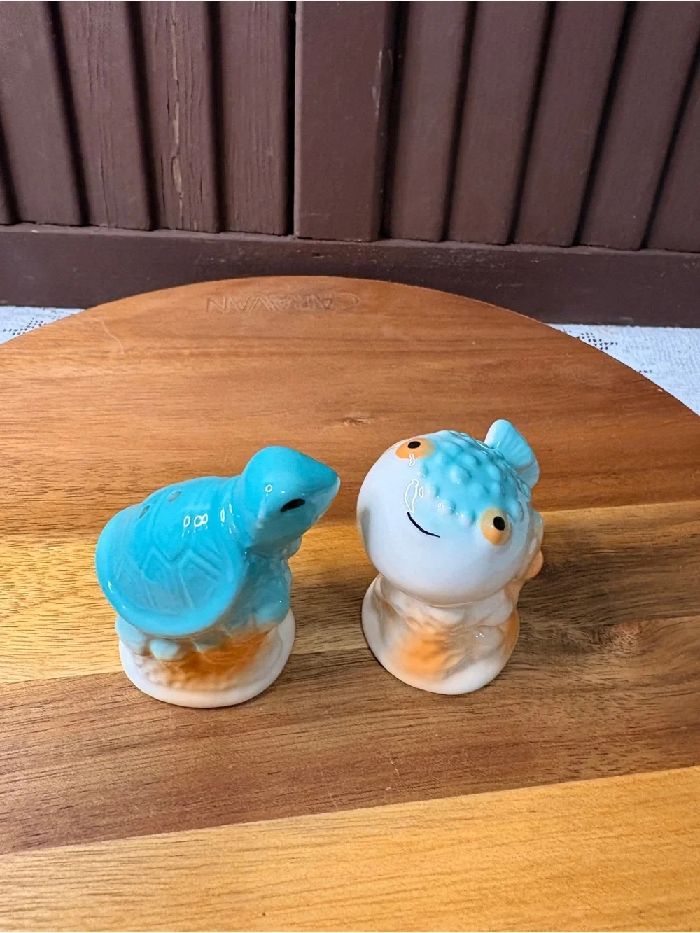 Cracker Barrel Turquoise and White Puffer Fish & SeaTurtle Salt & Pepper Shakers